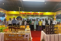 Mật Ong Sông Bé giao thương tại Festival Huế cùng Trung tâm Xúc tiến Đồng Nai | Mật ong thiên nhiên, tinh bột nghệ, phấn hoa, sữa ong chúa