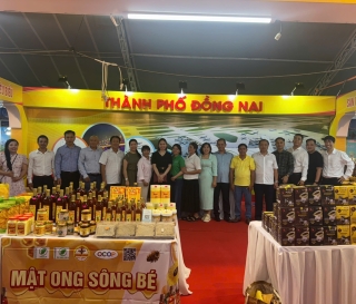 Mật Ong Sông Bé giao thương tại Festival Huế cùng Trung tâm Xúc tiến Đồng Nai | Mật ong thiên nhiên, tinh bột nghệ, phấn hoa, sữa ong chúa